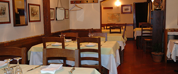 落ち着いた室内